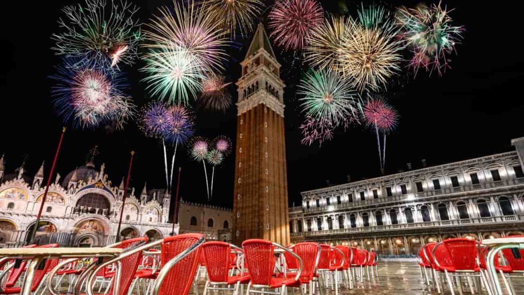 Oggi Che Festa è In Italia Capodanno in piazza: dove festeggiare con gli amici nelle città d'Italia