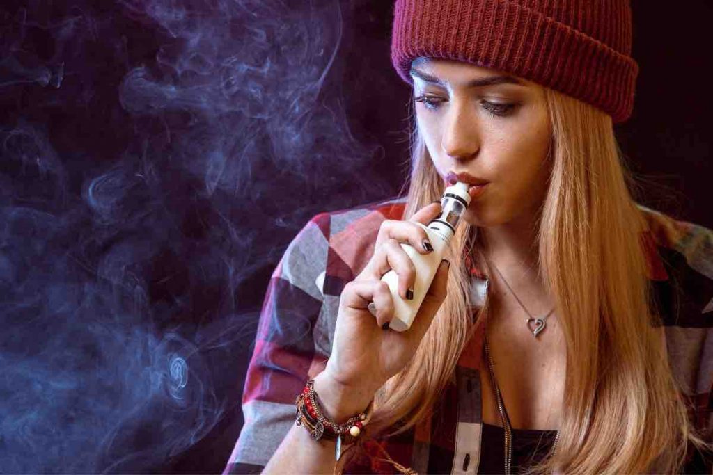 Cartello di divieto - Vietato fumare E-cigarettes permesse Orizzontale