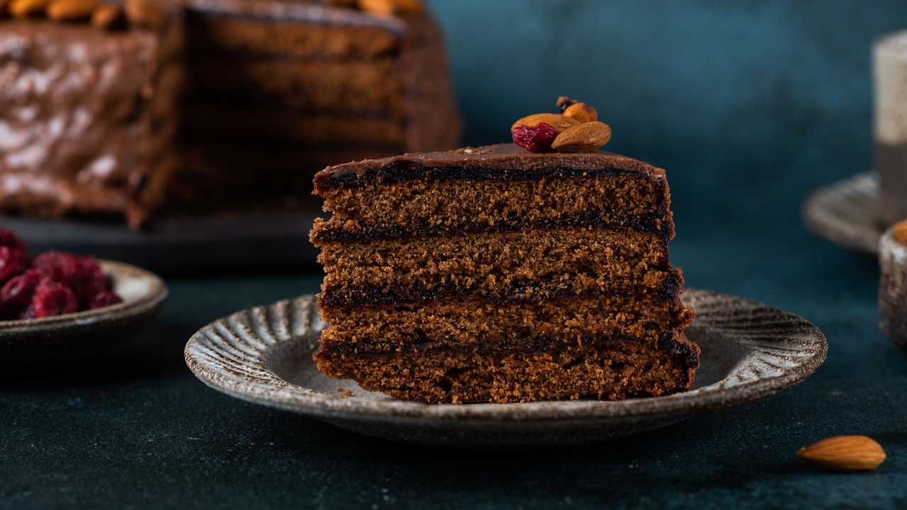 La ricetta e la storia originale della Torta Sacher