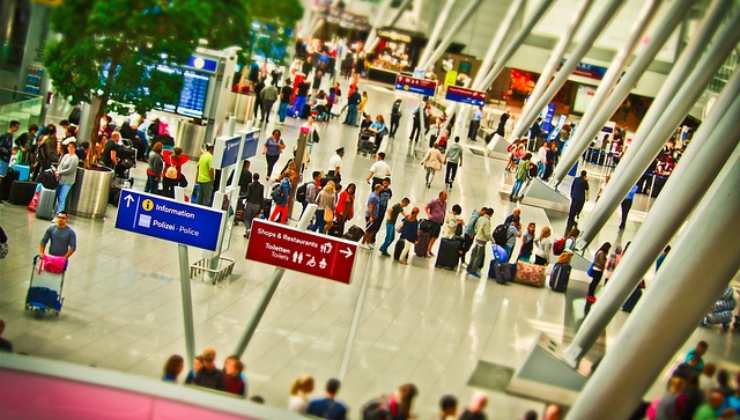 Interno di un aeroporto