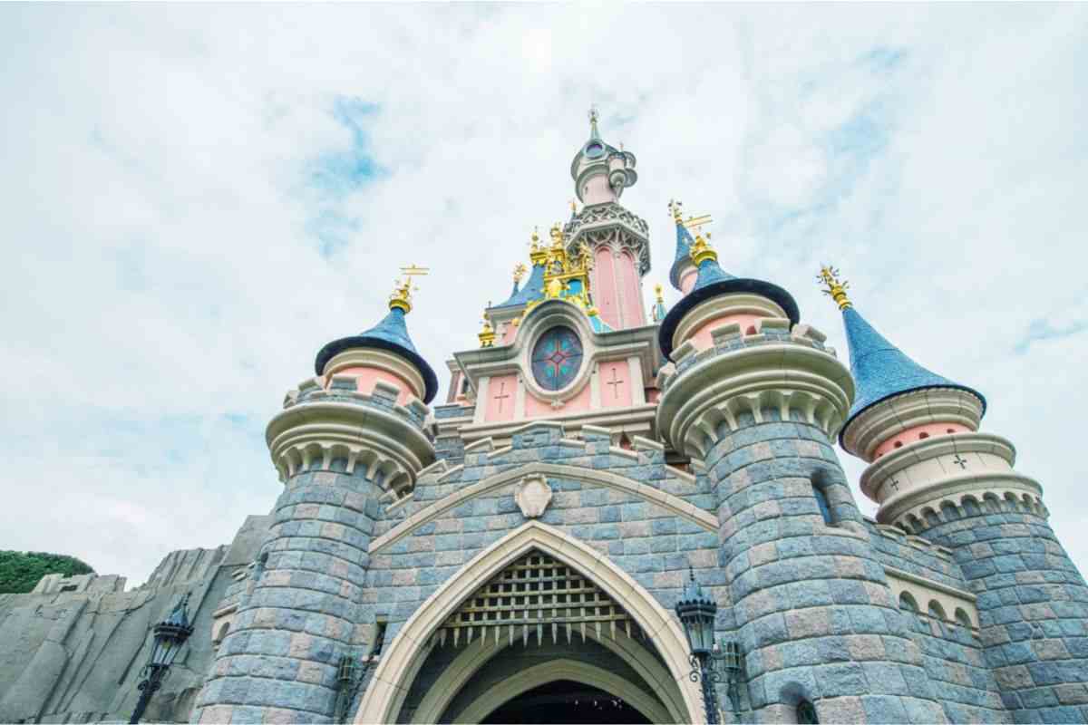 E' in arrivo la montagna russa a Disneyland