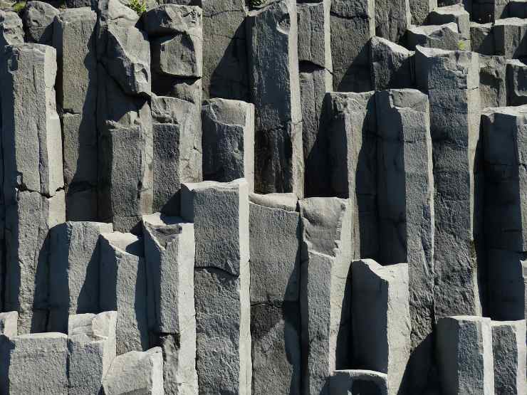 Le rocce in basalto del Parco delle Pietre Lanciate