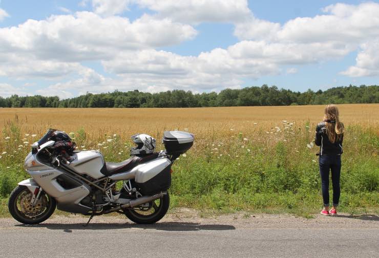 Viaggiare in moto in due, tutte le accortezze per non sbagliare 