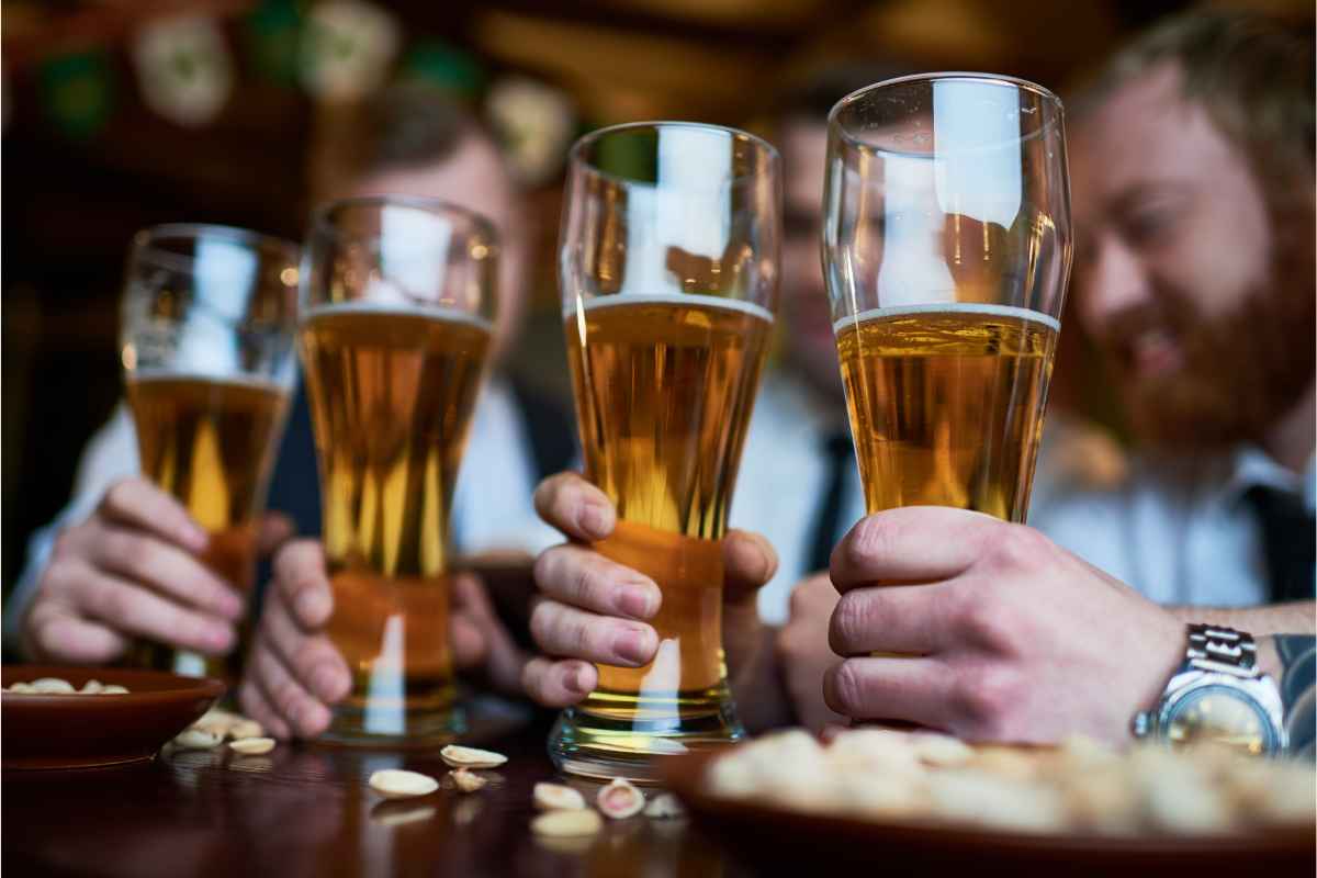 prezzo della birra servita al tavolo