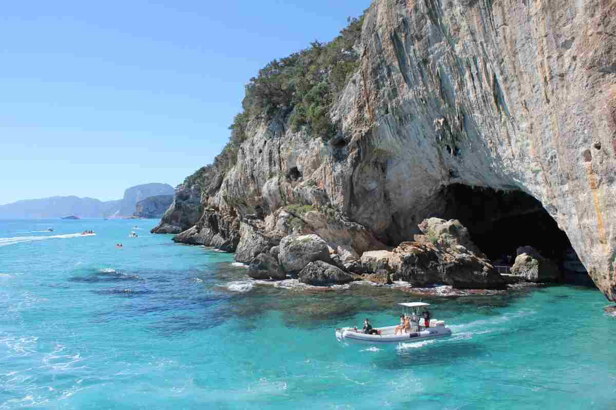 Grotta mare Italia