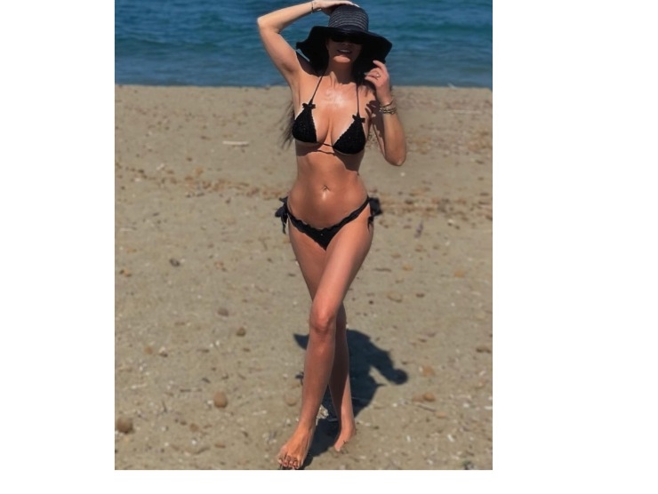 Il bikini non contiene le forme di Laura Torrisi