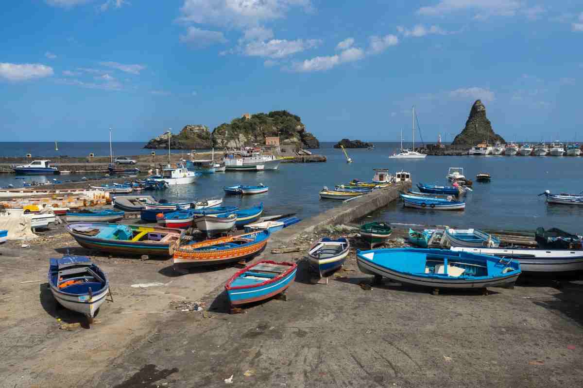 isole dei ciclopi panorama siciliano 