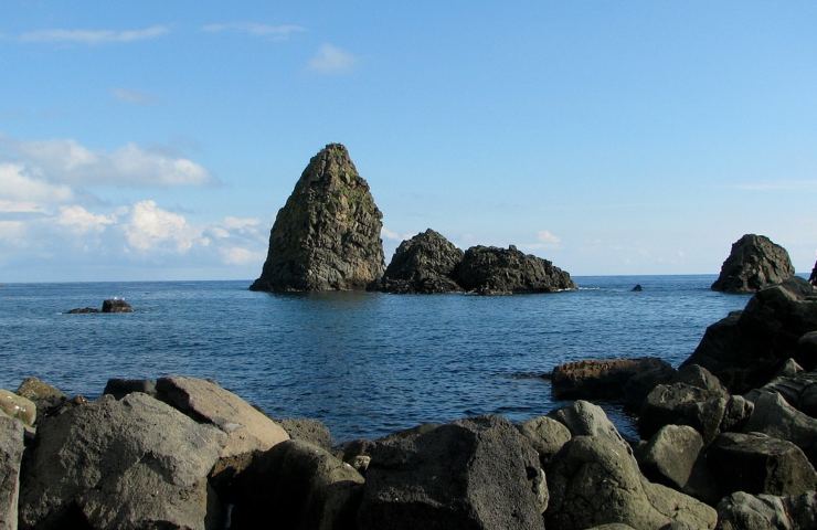 isole dei ciclopi panorama siciliano 