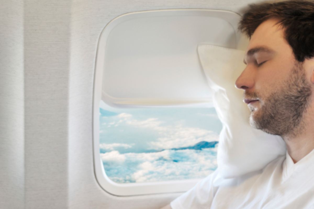 Dormire in aereo: trucchi