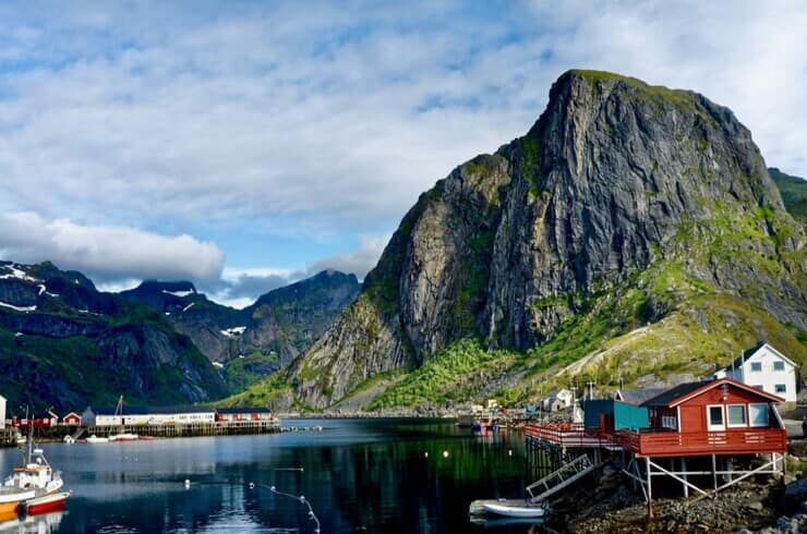 Scorcio delle isole Lofoten con cielo limpido